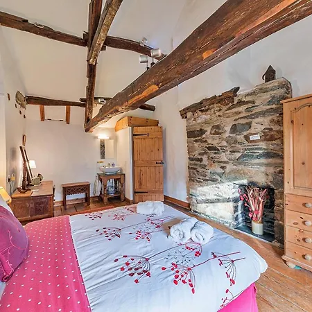Finest Retreats - Church House Broughton in Furness